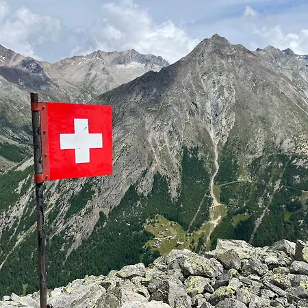 Nicht Daheim Und Doch Zuhause Saas-Grund