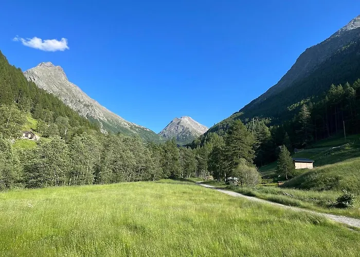 Nicht Daheim Und Doch Zuhause * Saas-Grund